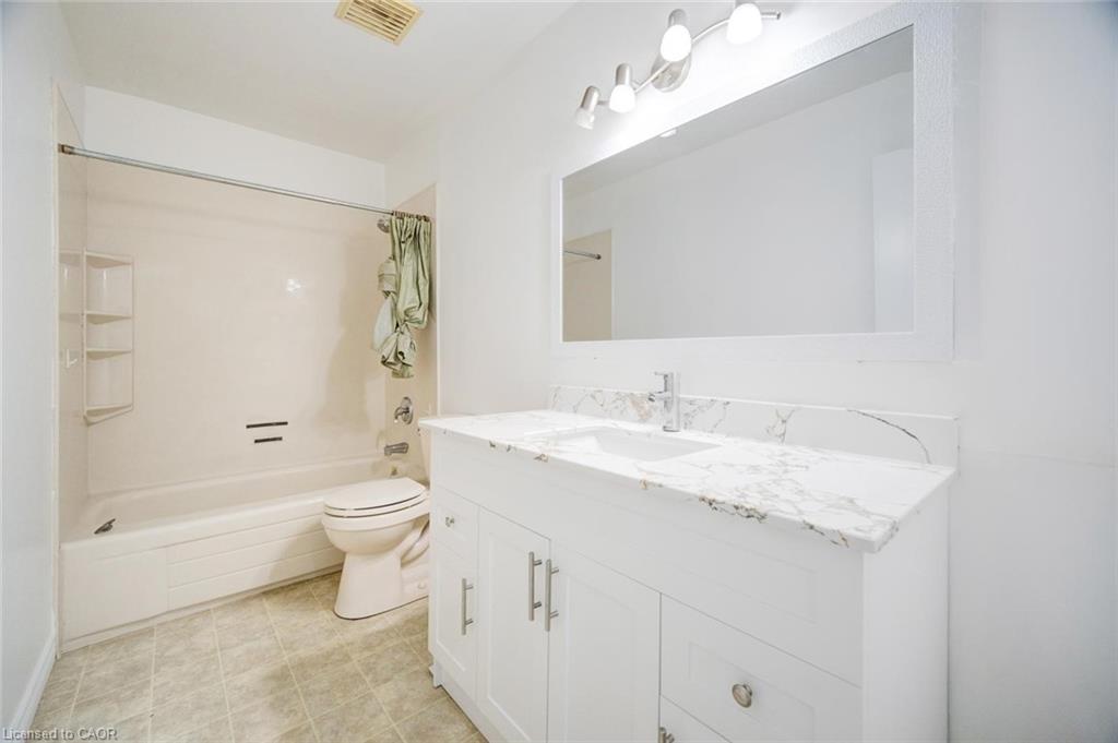 196 Millwood Crescent, Kitchener, ON - Indoor Photo Showing Bathroom
