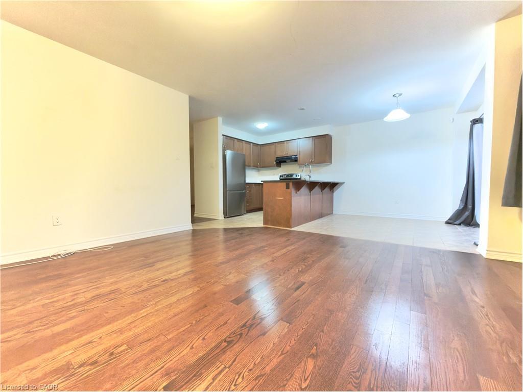 Main-382 Grovehill Crescent, Kitchener, ON - Indoor