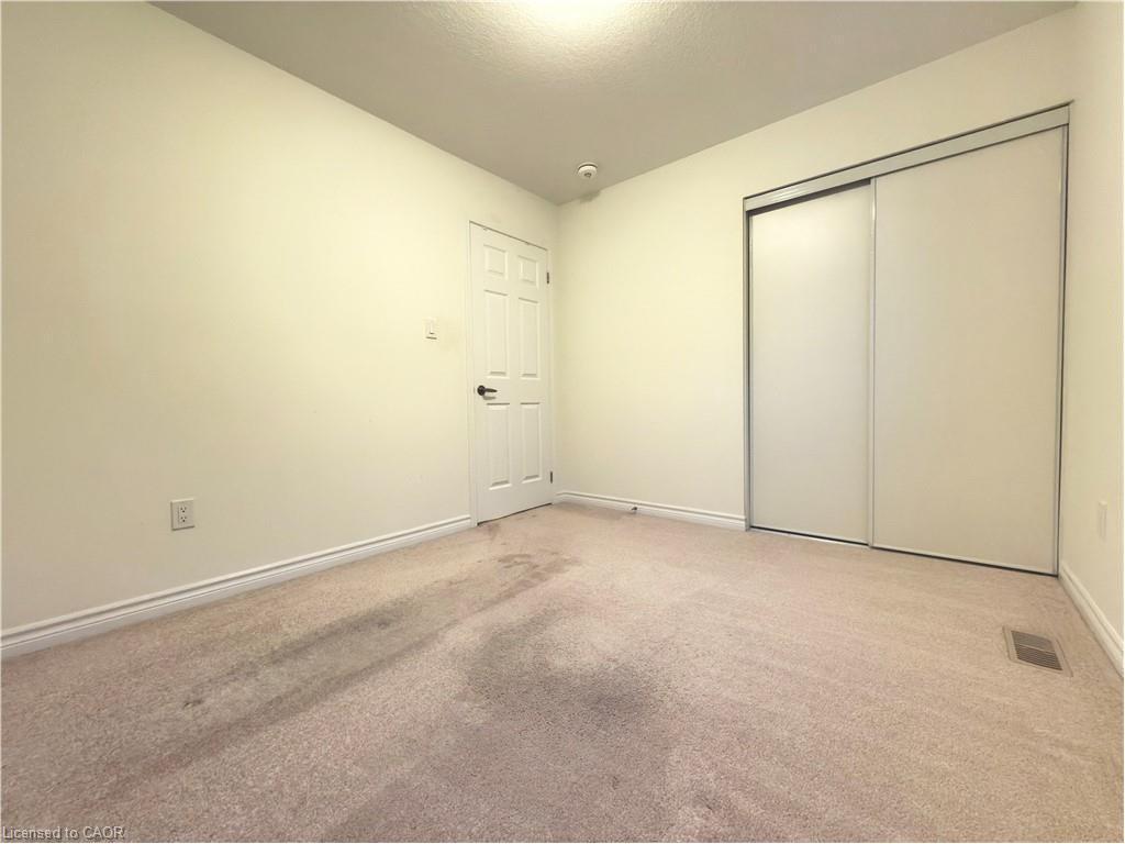 Main-382 Grovehill Crescent, Kitchener, ON - Indoor Photo Showing Other Room