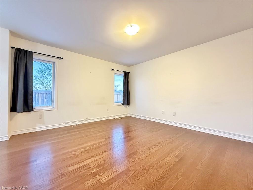 Main-382 Grovehill Crescent, Kitchener, ON - Indoor Photo Showing Other Room