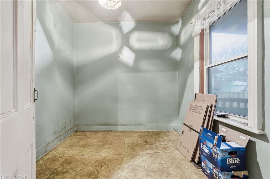 42 Burlington Street E, Hamilton, ON - Indoor Photo Showing Other Room