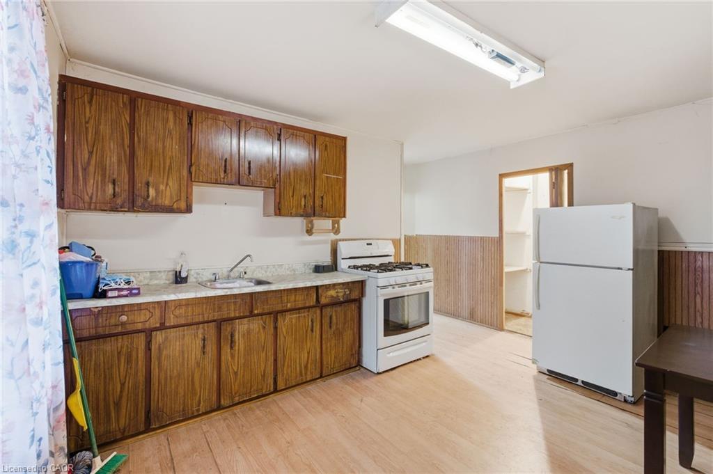 42 Burlington Street E, Hamilton, ON - Indoor Photo Showing Kitchen