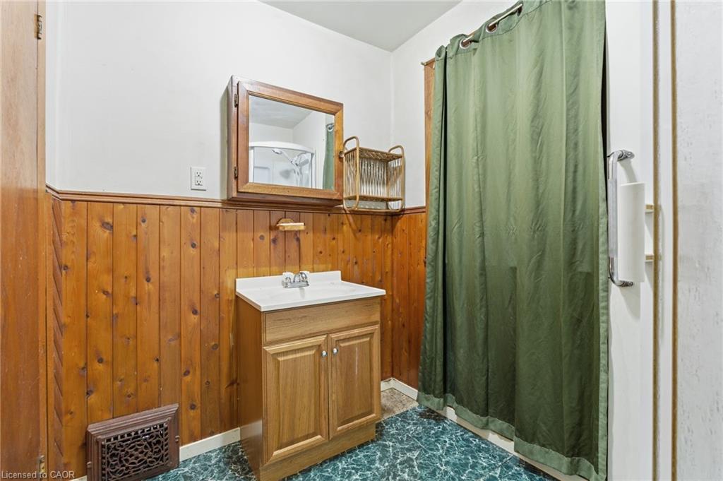 42 Burlington Street E, Hamilton, ON - Indoor Photo Showing Other Room