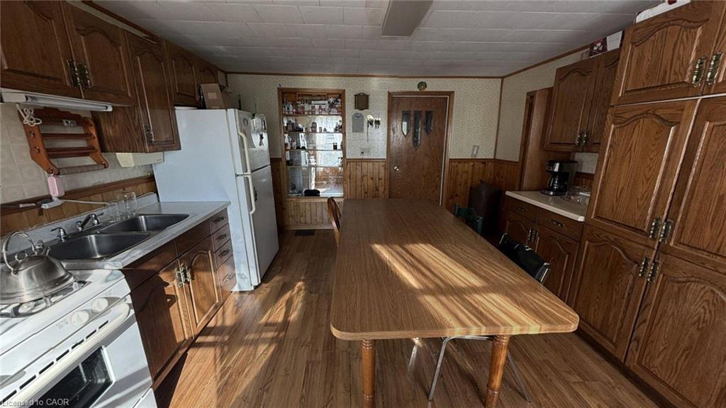 226 Norfolk County 28 Road, Langton, ON - Indoor Photo Showing Kitchen With Double Sink
