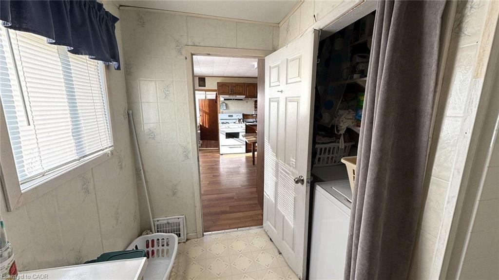 226 Norfolk County 28 Road, Langton, ON - Indoor