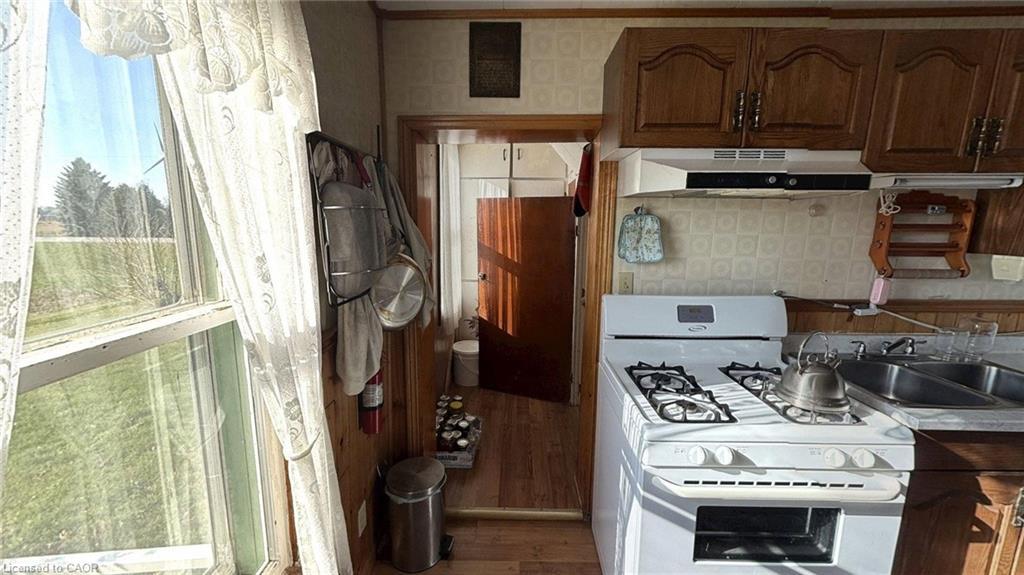 226 Norfolk County 28 Road, Langton, ON - Indoor Photo Showing Kitchen With Double Sink