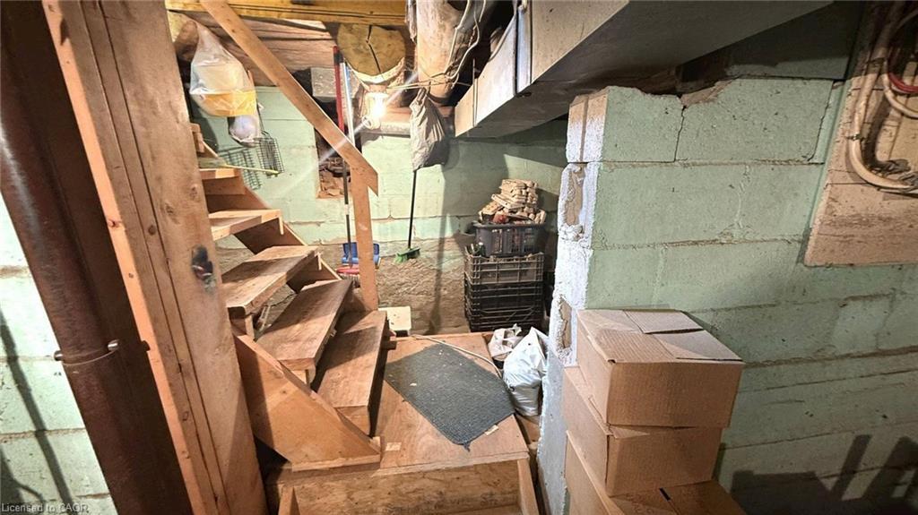 226 Norfolk County 28 Road, Langton, ON - Indoor