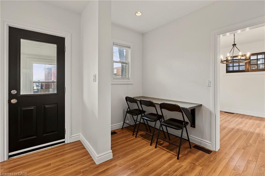 28 Alpine Avenue, Hamilton, ON - Indoor Photo Showing Other Room
