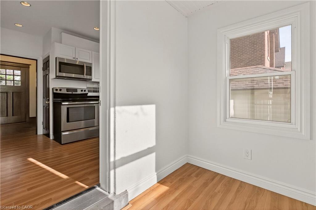 28 Alpine Avenue, Hamilton, ON - Indoor Photo Showing Other Room