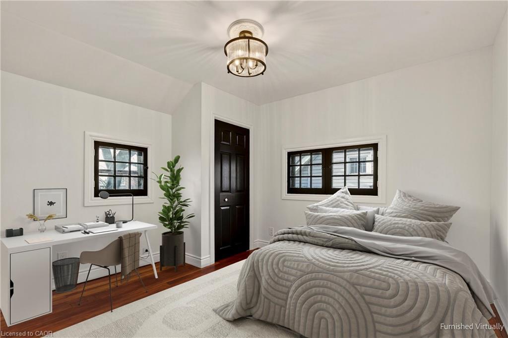 28 Alpine Avenue, Hamilton, ON - Indoor Photo Showing Bedroom