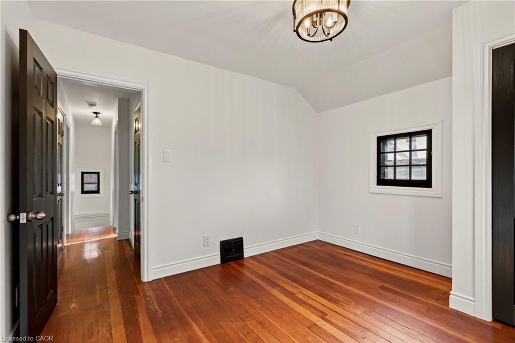 28 Alpine Avenue, Hamilton, ON - Indoor Photo Showing Other Room