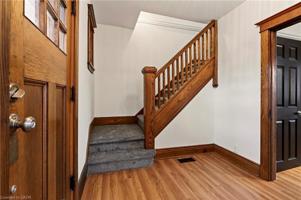 28 Alpine Avenue, Hamilton, ON - Indoor Photo Showing Other Room