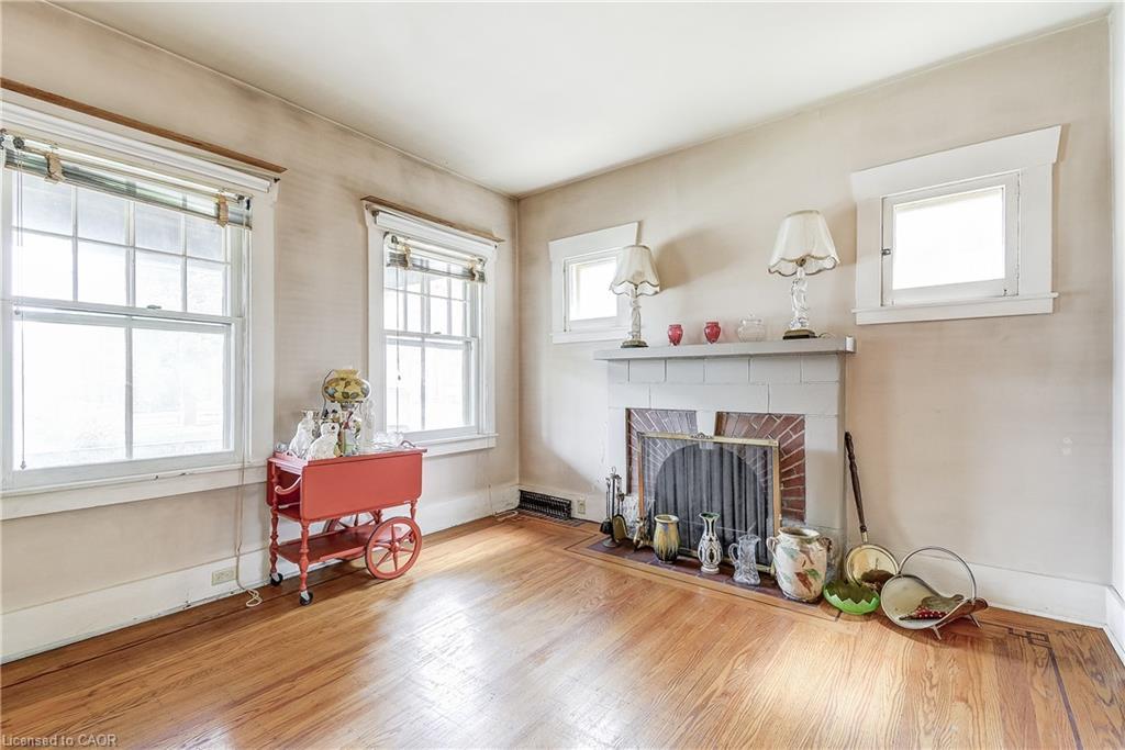 182 Balmoral Avenue S, Hamilton, ON - Indoor Photo Showing Living Room With Fireplace
