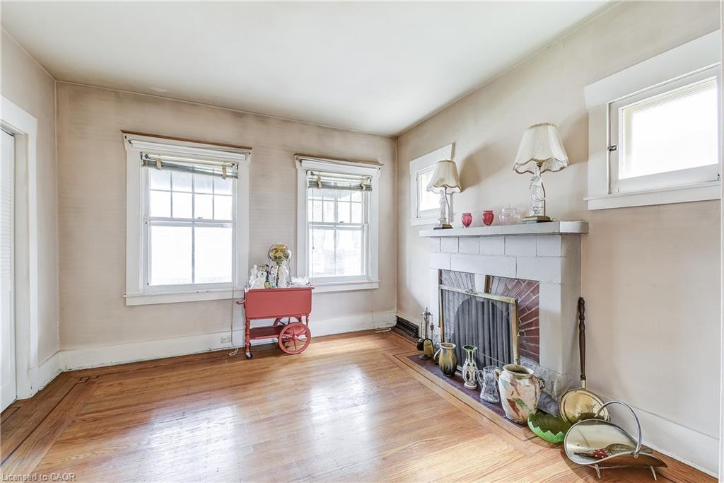 182 Balmoral Avenue S, Hamilton, ON - Indoor With Fireplace