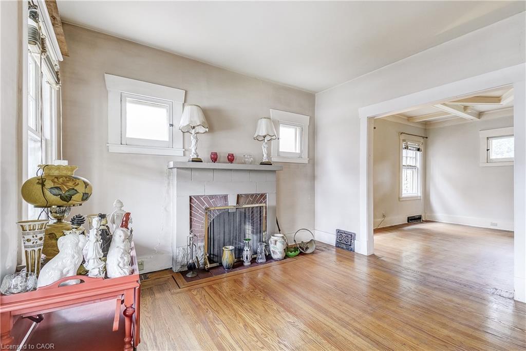 182 Balmoral Avenue S, Hamilton, ON - Indoor Photo Showing Living Room With Fireplace