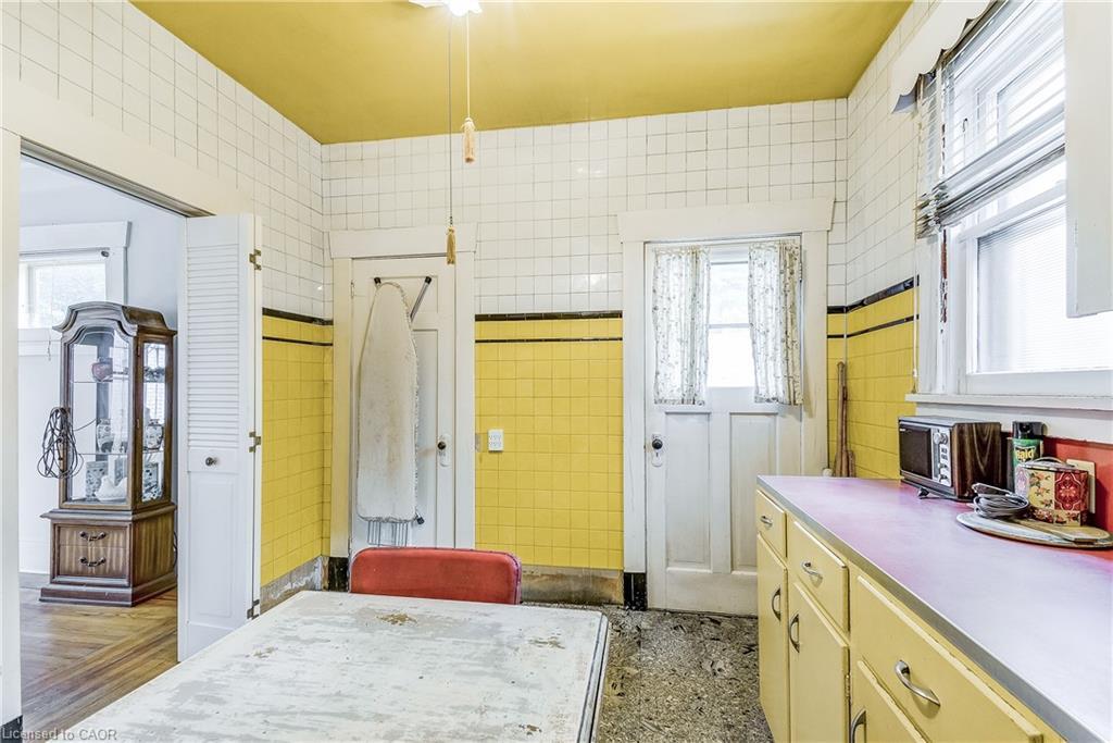 182 Balmoral Avenue S, Hamilton, ON - Indoor