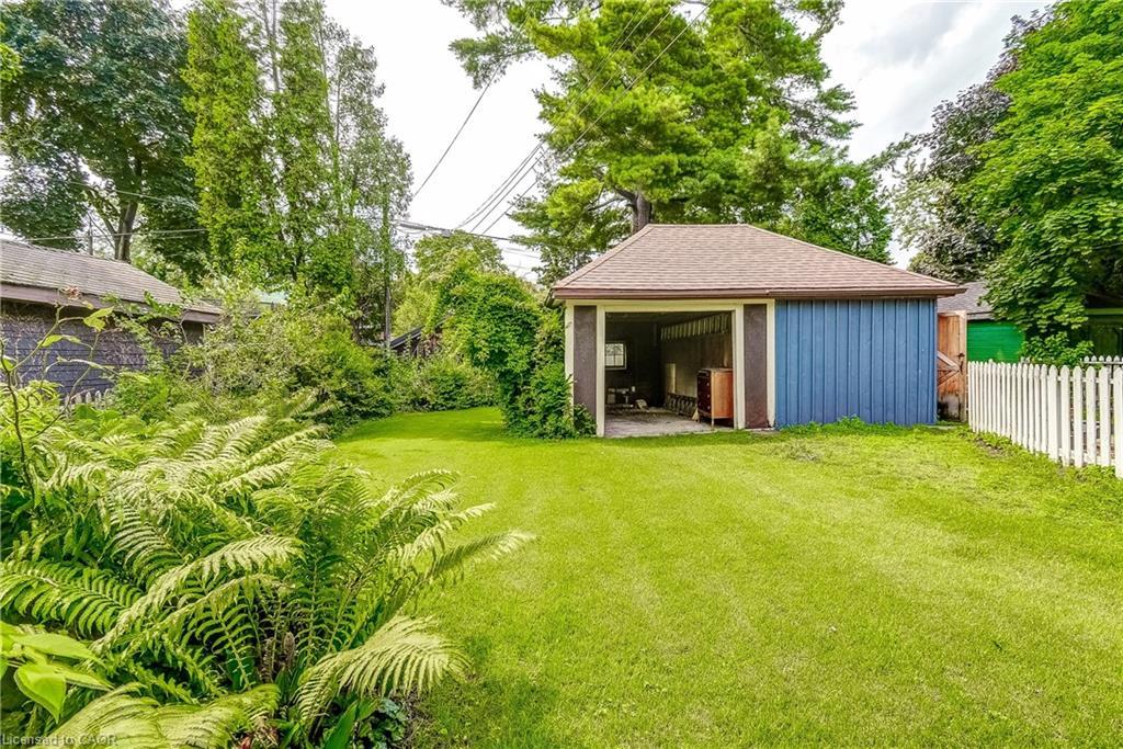 182 Balmoral Avenue S, Hamilton, ON - Outdoor With Backyard