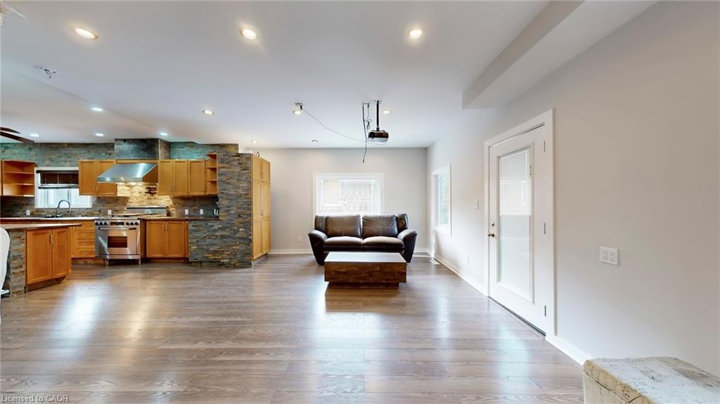 94 Mill Street, Uxbridge, ON - Indoor