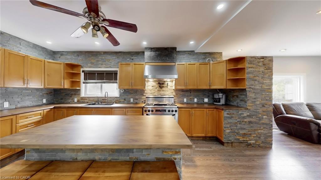 94 Mill Street, Uxbridge, ON - Indoor Photo Showing Kitchen