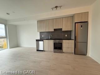 902-2088 James Street, Burlington, ON - Indoor Photo Showing Kitchen