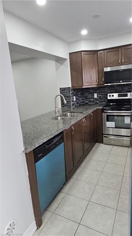 111 Glenvista Drive, Kitchener, ON - Indoor Photo Showing Kitchen