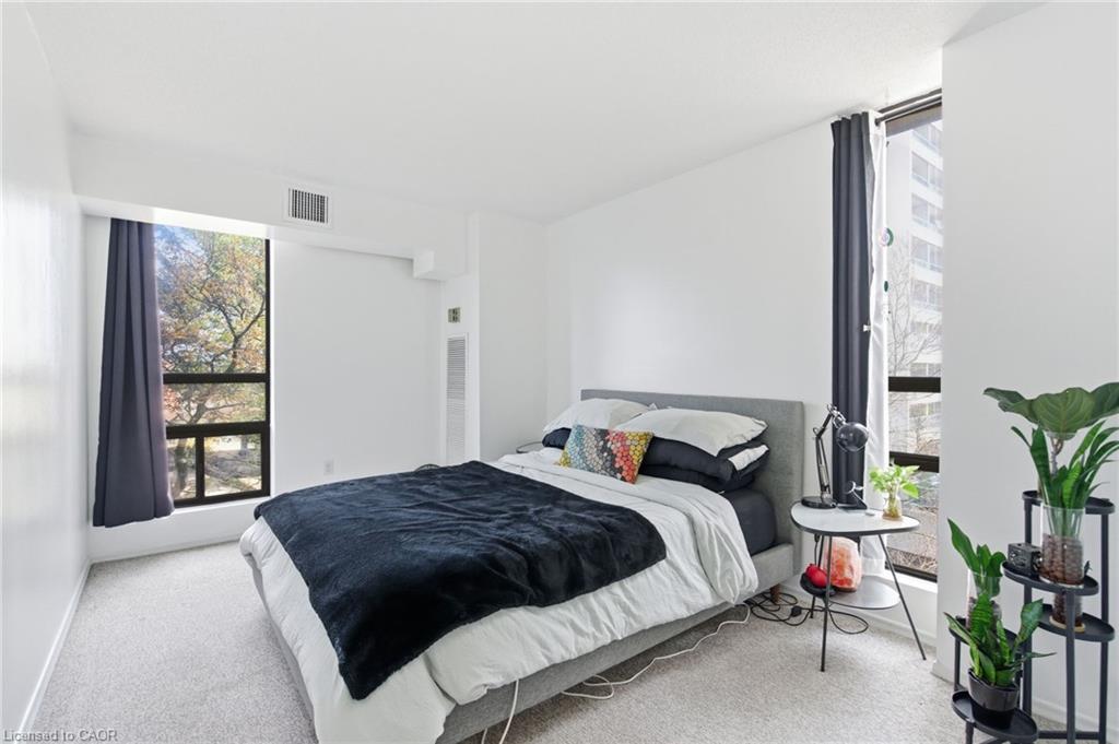 502-222 Jackson Street W, Hamilton, ON - Indoor Photo Showing Bedroom
