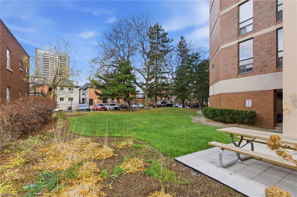 502-222 Jackson Street W, Hamilton, ON - Outdoor