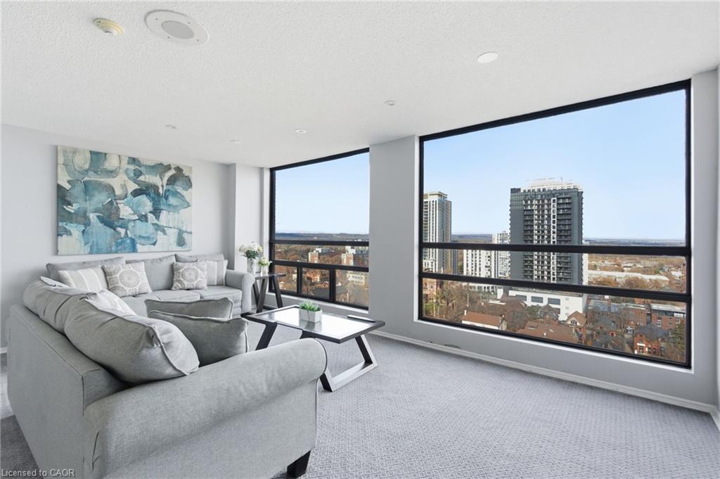 502-222 Jackson Street W, Hamilton, ON - Indoor Photo Showing Living Room