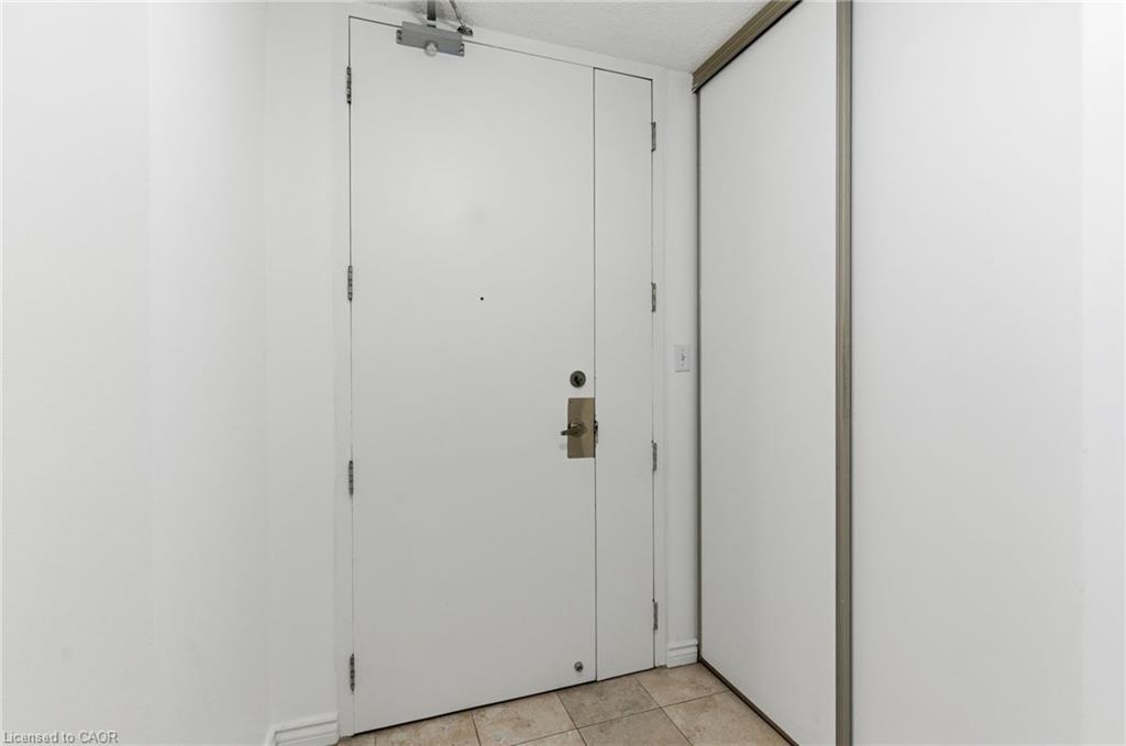 502-222 Jackson Street W, Hamilton, ON - Indoor Photo Showing Other Room
