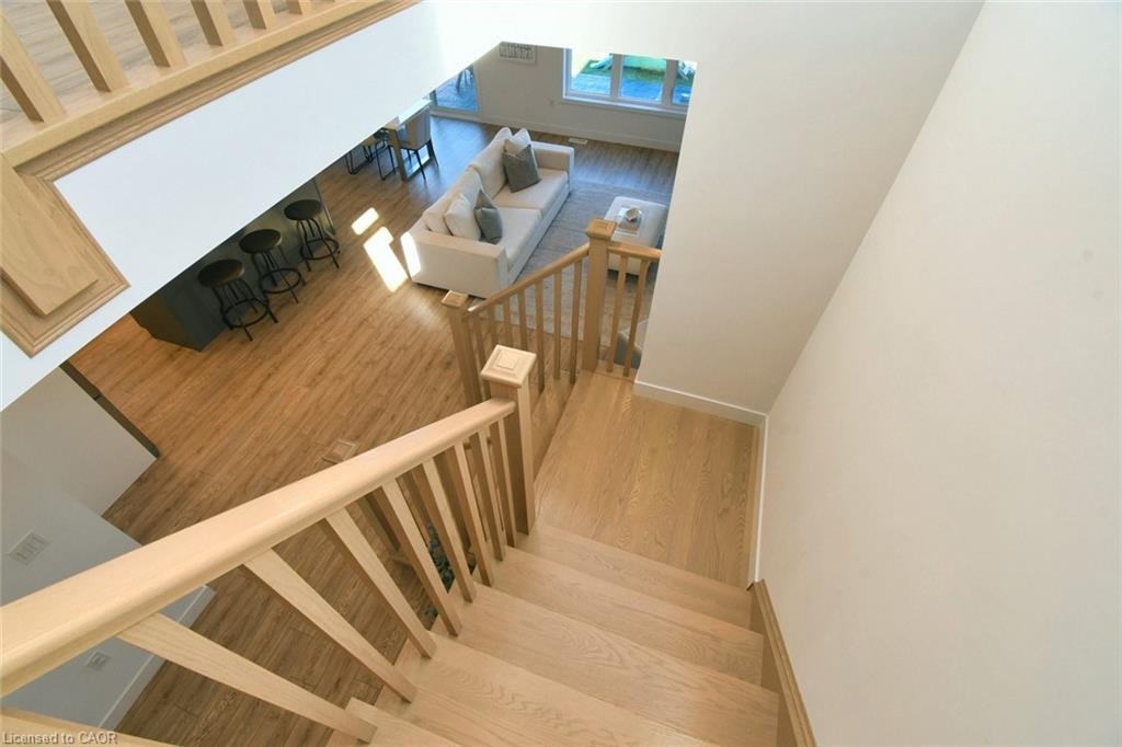 100 Bedrock Drive, Hamilton, ON - Indoor Photo Showing Other Room