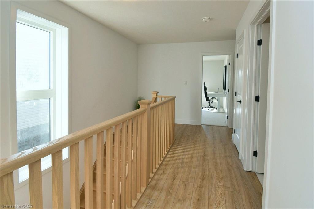 100 Bedrock Drive, Hamilton, ON - Indoor Photo Showing Other Room