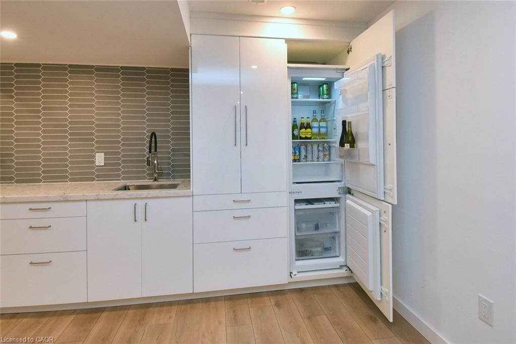 100 Bedrock Drive, Hamilton, ON - Indoor