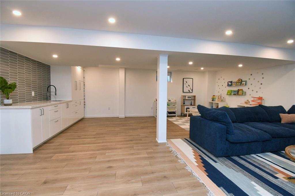 100 Bedrock Drive, Hamilton, ON - Indoor