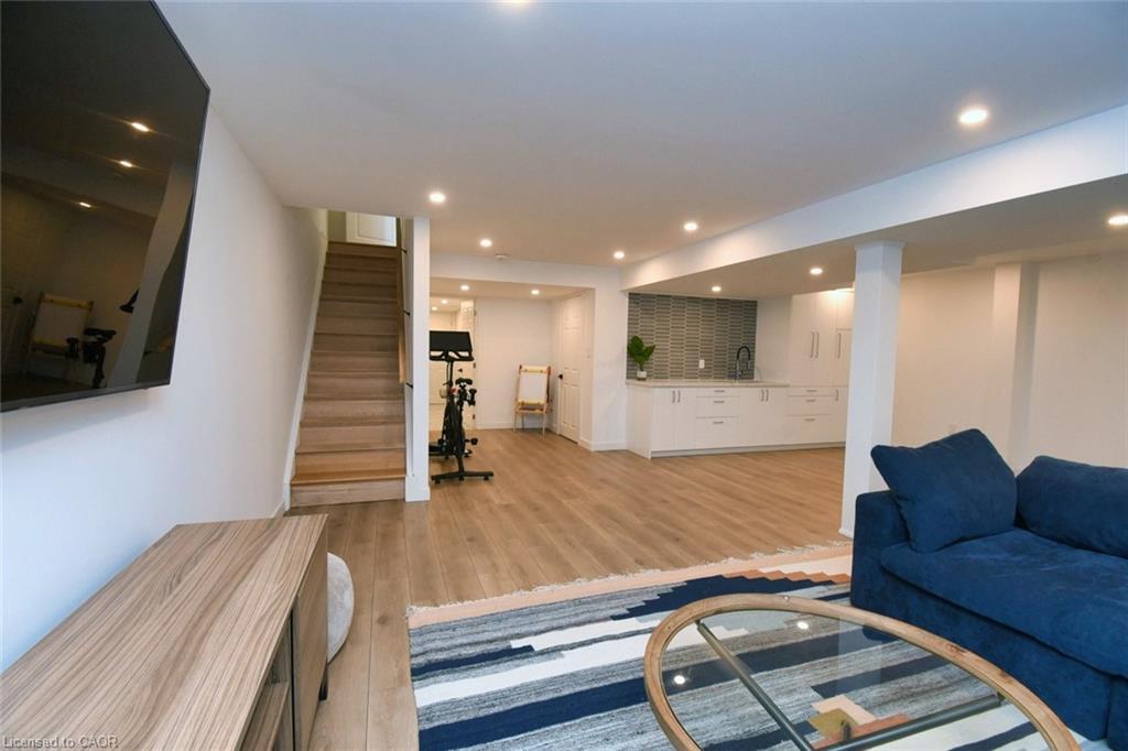 100 Bedrock Drive, Hamilton, ON - Indoor