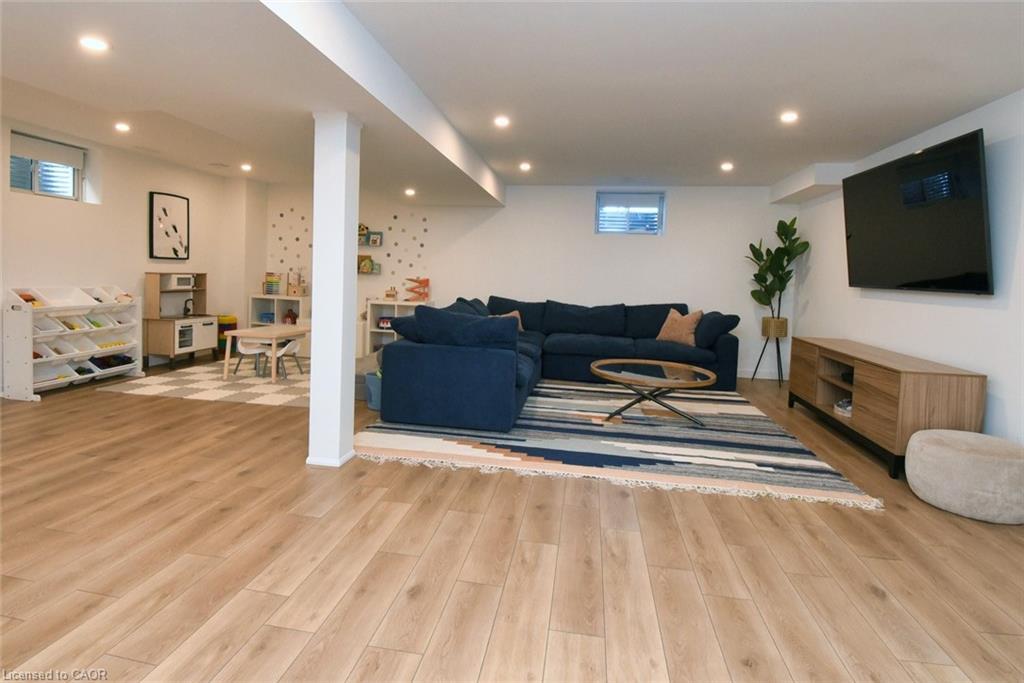 100 Bedrock Drive, Hamilton, ON - Indoor