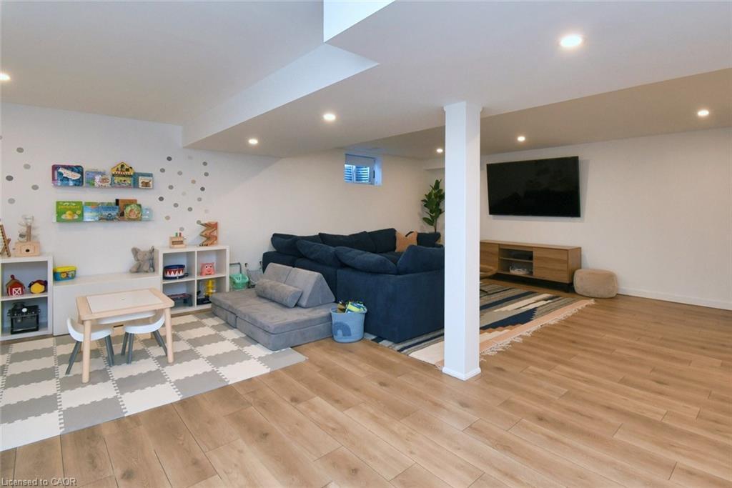 100 Bedrock Drive, Hamilton, ON - Indoor