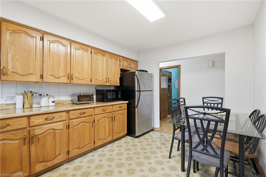 20 Nelligan Place, Hamilton, ON - Indoor Photo Showing Kitchen