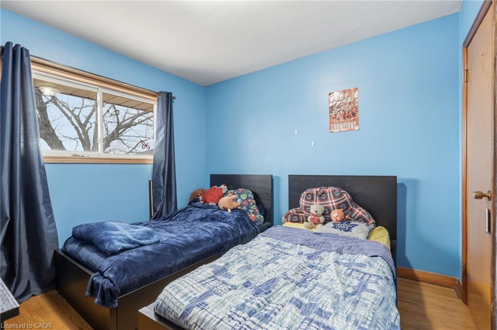 20 Nelligan Place, Hamilton, ON - Indoor Photo Showing Bedroom