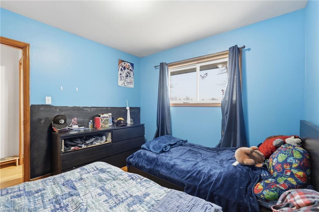 20 Nelligan Place, Hamilton, ON - Indoor Photo Showing Bedroom