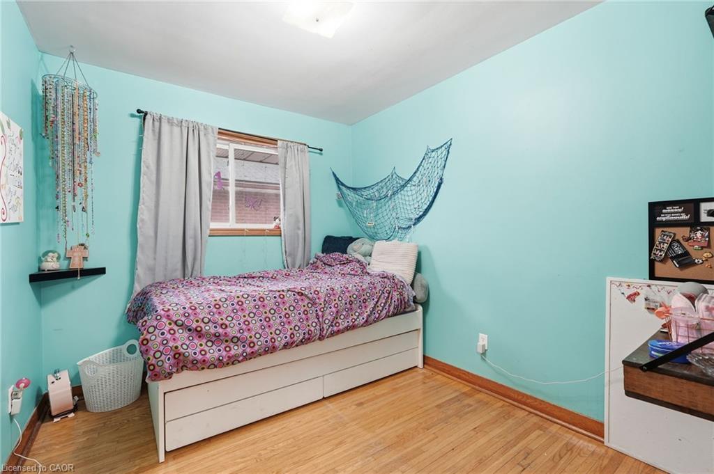 20 Nelligan Place, Hamilton, ON - Indoor Photo Showing Bedroom