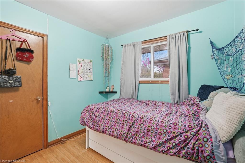 20 Nelligan Place, Hamilton, ON - Indoor Photo Showing Bedroom