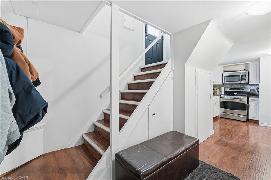 20 Nelligan Place, Hamilton, ON - Indoor