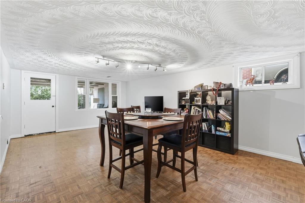 20 Nelligan Place, Hamilton, ON - Indoor Photo Showing Dining Room