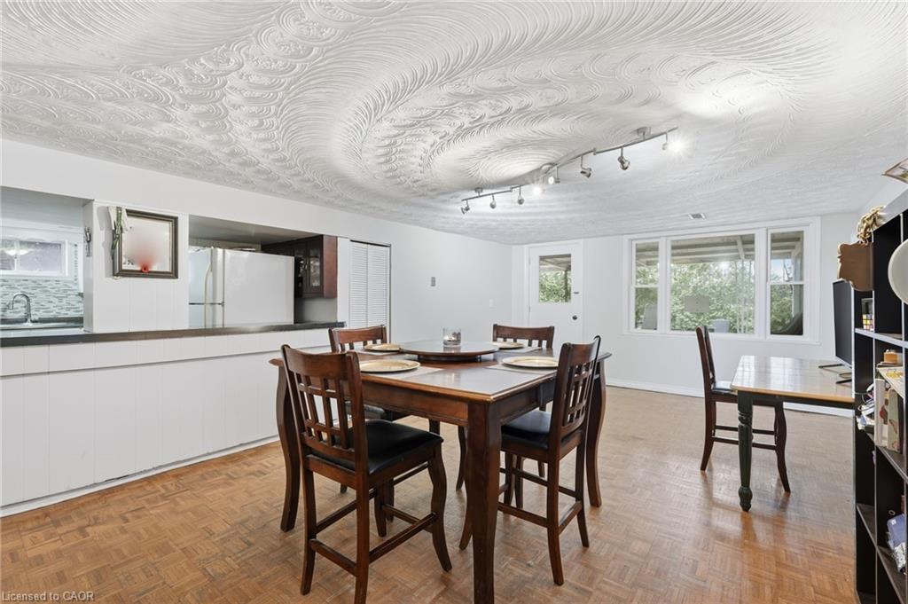20 Nelligan Place, Hamilton, ON - Indoor Photo Showing Dining Room