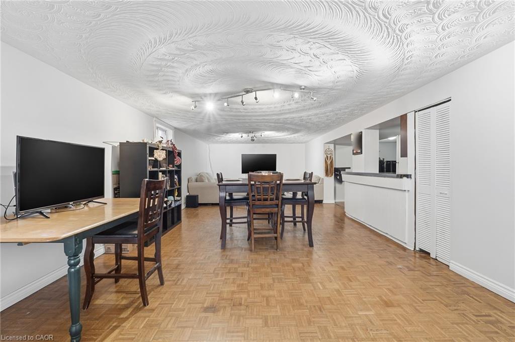 20 Nelligan Place, Hamilton, ON - Indoor Photo Showing Office