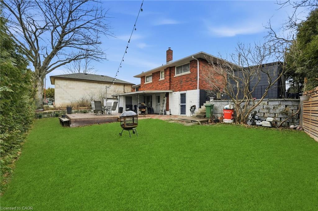 20 Nelligan Place, Hamilton, ON - Outdoor With Deck Patio Veranda