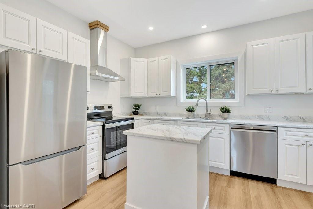 C-67 Kimberly Crescent, Kitchener, ON - Indoor Photo Showing Kitchen With Upgraded Kitchen