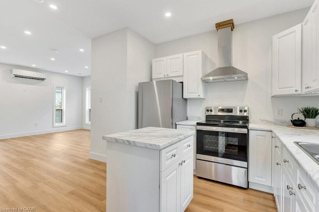 C-67 Kimberly Crescent, Kitchener, ON - Indoor Photo Showing Kitchen With Upgraded Kitchen