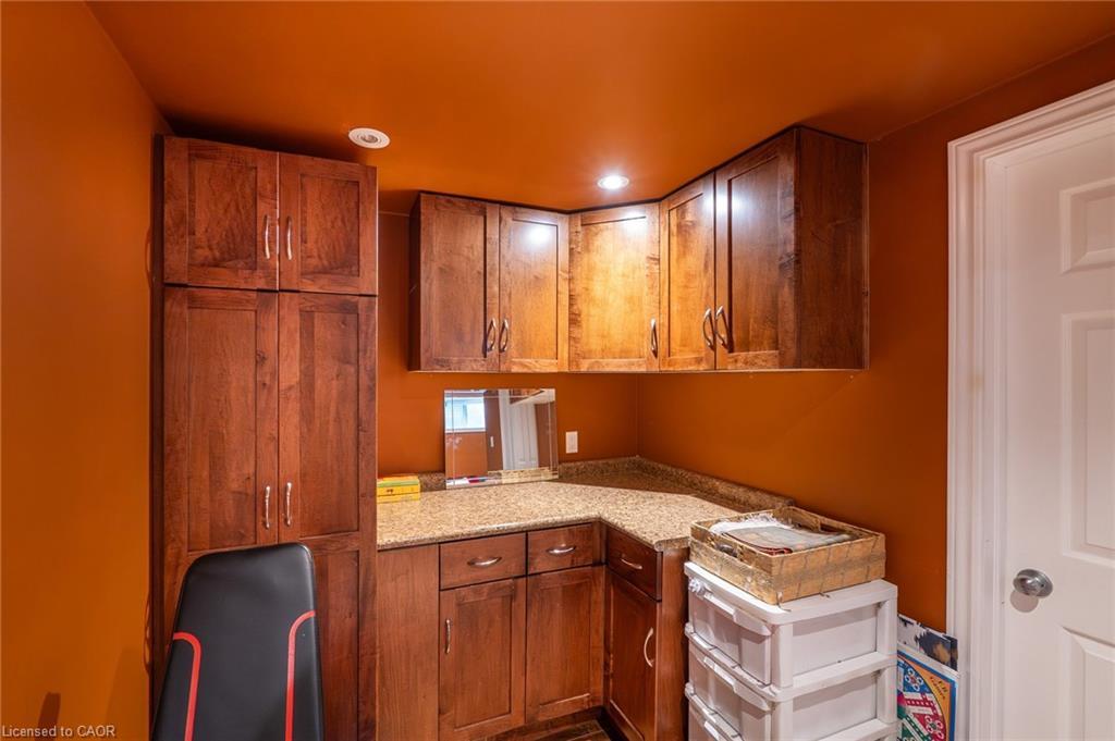 110 Oakes Crescent, Guelph, ON - Indoor