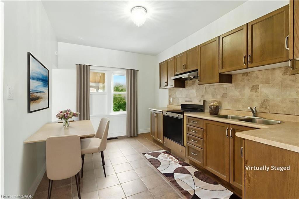 22 Worsley Road, Stoney Creek, ON - Indoor